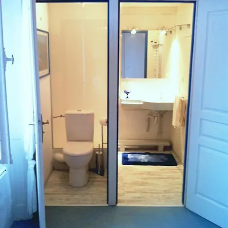 Apartment T2 A Pied De Sur Ancien Chic, Samedi A Samedi *